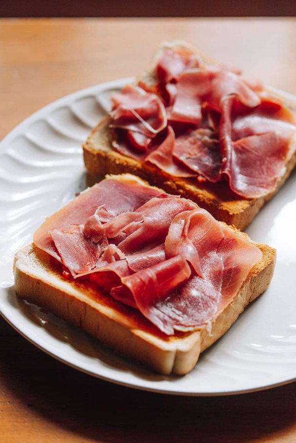 Comment se prépare le jambon espagnol : Bellota, Pata negra, ibérico, Serrano ?